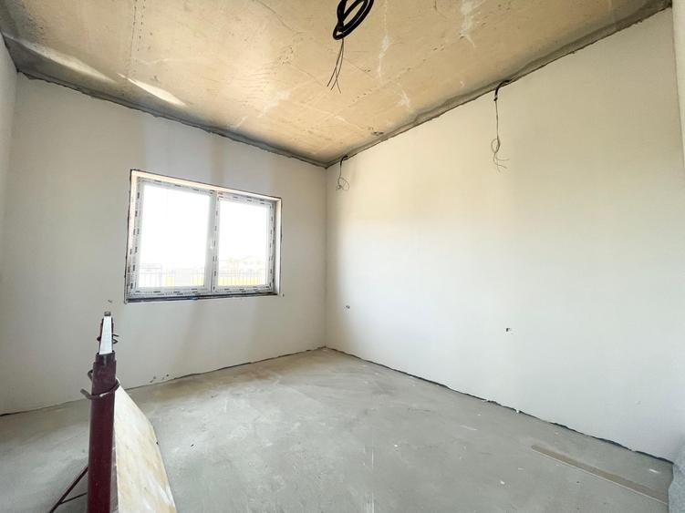 Duplex cu 3 camere cu Canalizare în Moșnița Nouă