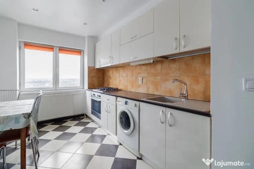 Apartament cu 3 camere decomandat în Nord