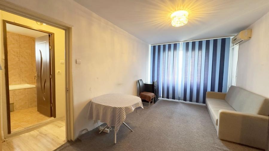 Apartament cu 3 camere semidecomandat în Rahova
