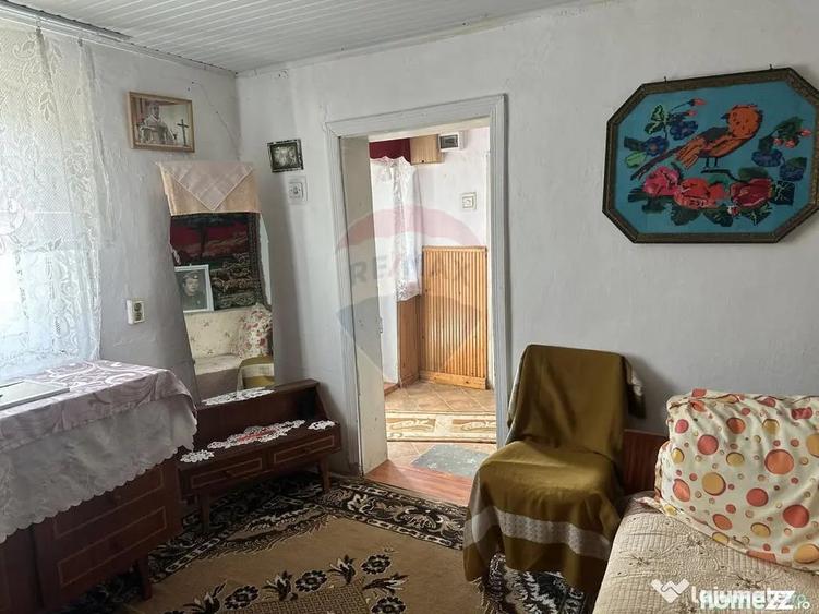 Casă cu 3 camere cu Teren 2609 Mp în Bârgăuani