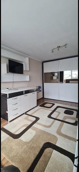 Apartament cu 2 camere decomandat în Precista
