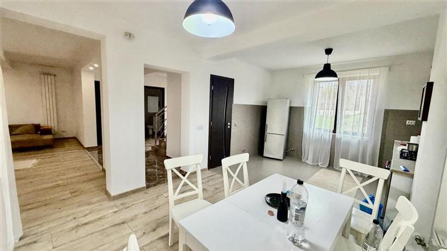 Casă individuală cu 4 camere cu Teren 500 Mp în Bucium