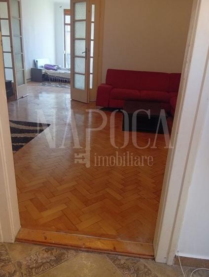 Apartament cu 2 camere semidecomandat, mobilat în Central