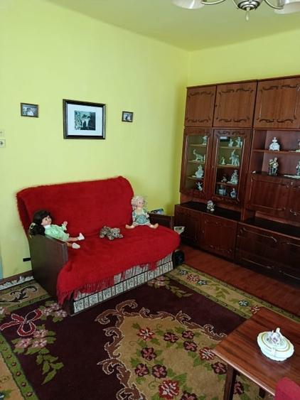 Casă individuală cu 5 camere cu Teren 306 Mp în Periferie