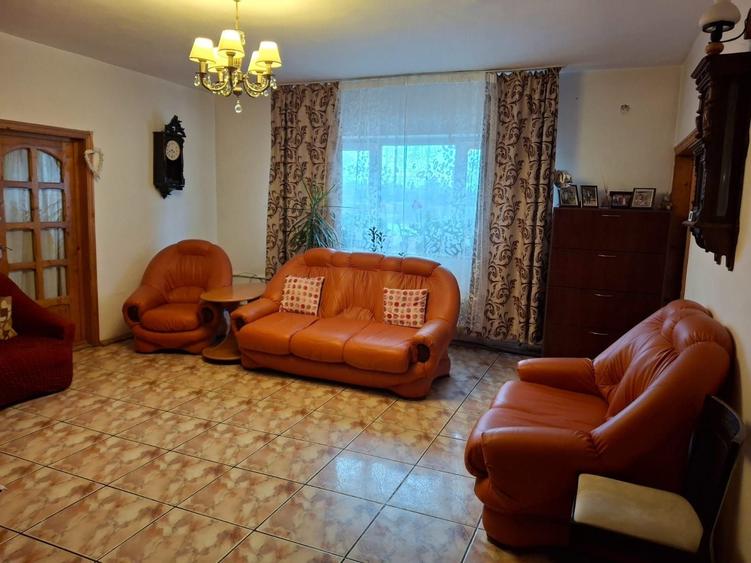 Casă cu 4 camere în Central