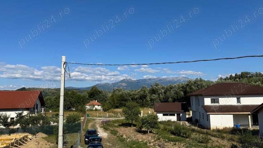 Casă cu 3 camere cu Teren 2037 Mp în Vulcan