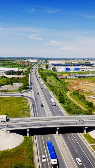 Teren agricol intravilan de 300000 mp, în Florești-Stoenești