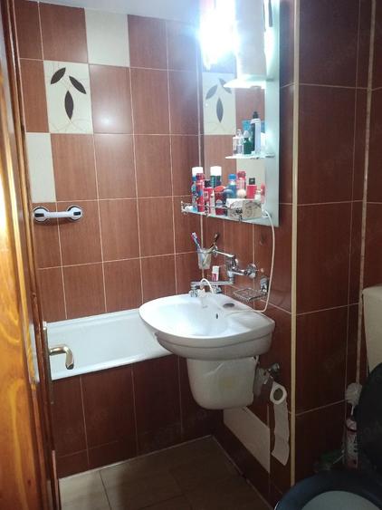 Apartament cu 4 camere decomandat în Tudor