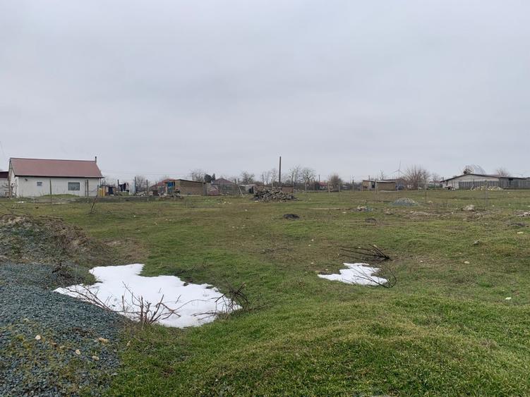 Teren Construcții intravilan de 850 mp, în Crucea