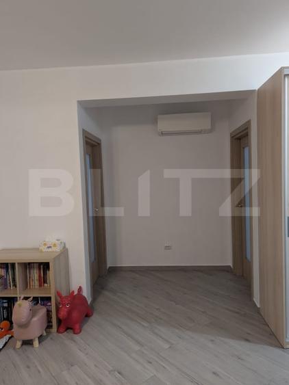 Apartament cu 4 camere semidecomandat, mobilat în Lunca Cetățuii
