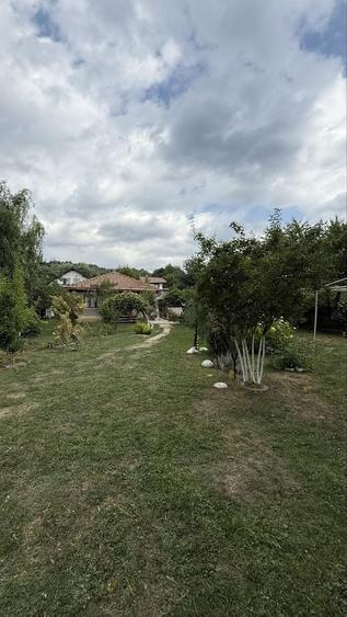 Casă cu 4 camere în Valea Oprii