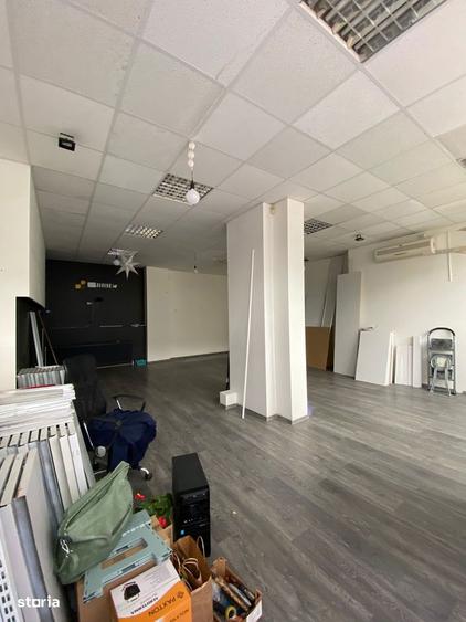 Spațiu comercial, de 60 mp, în Micro 21