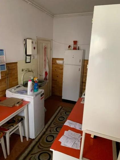 Casă cu 3 camere în Central