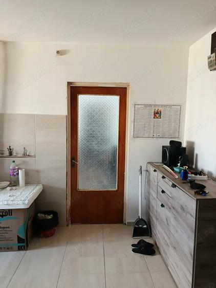 Apartament cu 3 camere semidecomandat în Militari
