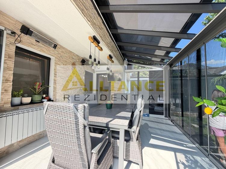 Casă cu 6 camere cu Piscina în Berceni