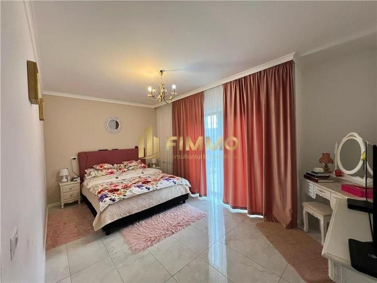 Casă individuală cu 7 camere cu Teren 800 Mp în Sfântu Ilie