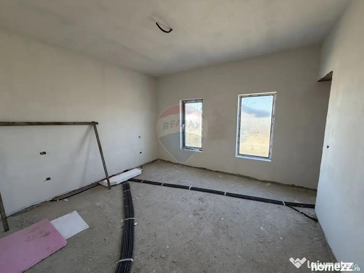Casă cu 4 camere cu Teren 470 Mp în Câmpineanca