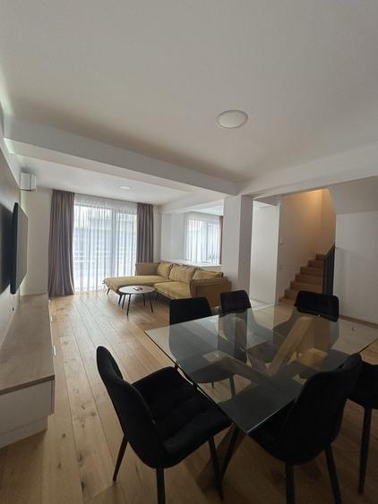 Casă cu 4 camere cu Teren 200 Mp în Central