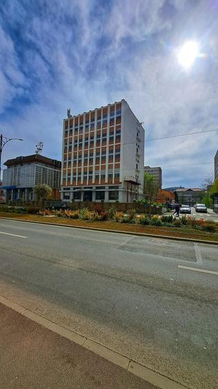 Spațiu comercial, de 1,860 mp, în Câlnic