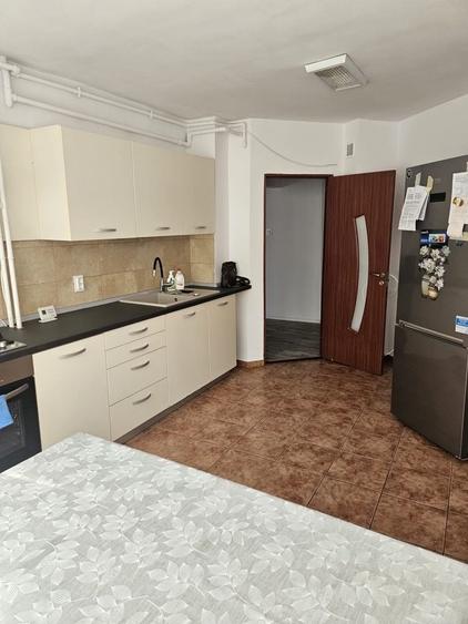 Apartament cu 2 camere decomandat, mobilat în Mărăști