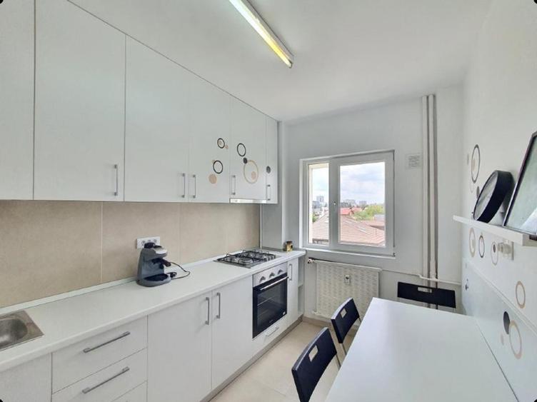 Apartament cu 2 camere decomandat, mobilat în 1 Mai