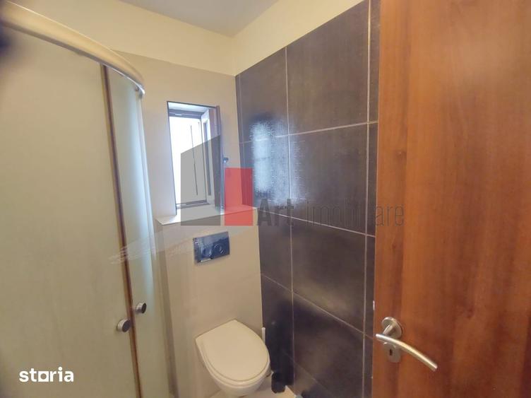 Casă cu 4 camere cu Teren 300 Mp în Glina