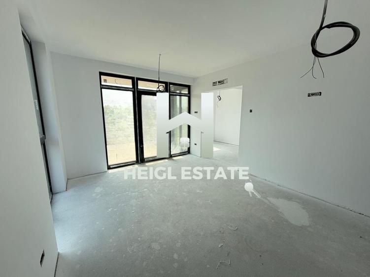 Duplex cu 4 camere cu Canalizare în Moșnița Nouă