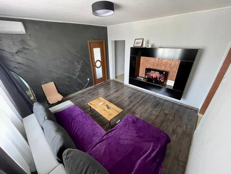 Apartament cu 3 camere semidecomandat în Nord