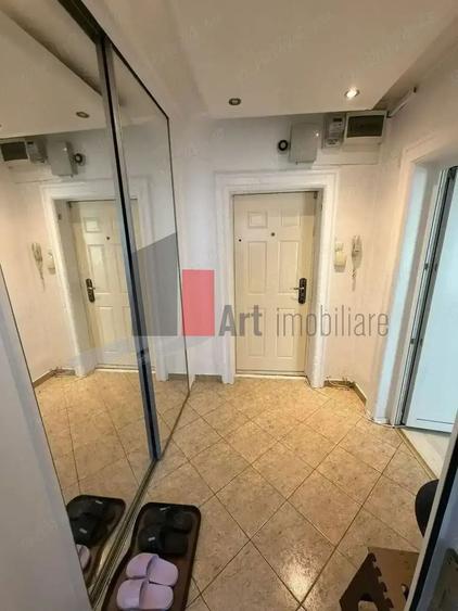 Apartament cu 2 camere semidecomandat în Moșilor
