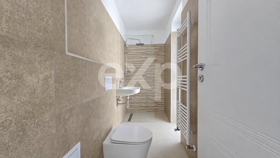 Casă individuală cu 4 camere cu Canalizare în Tractorul