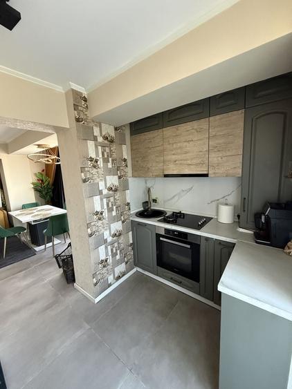 Apartament cu 4 camere decomandat în Central
