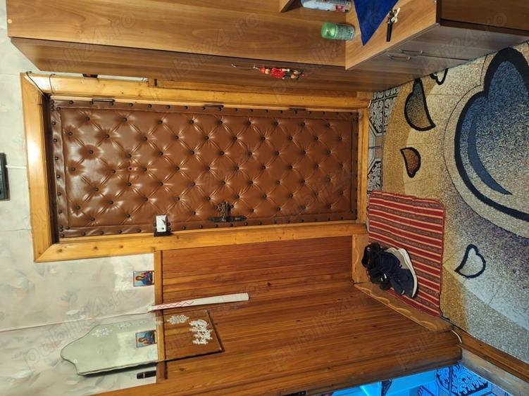 Apartament cu 3 camere decomandat în Roznov