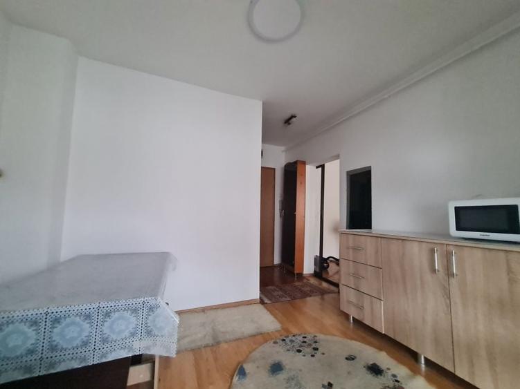 Garsonieră decomandată în Cetate