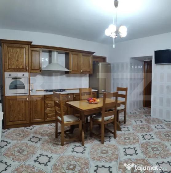Casă cu 6 camere cu Teren 1178 Mp în Cetate
