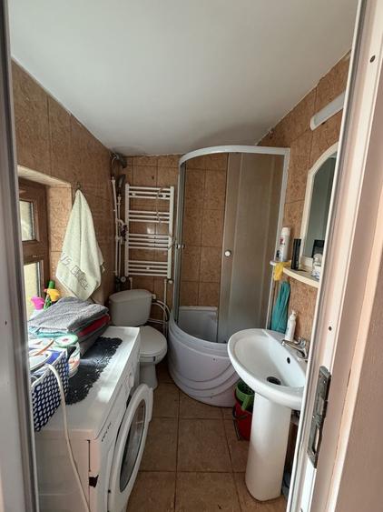 Casă cu 4 camere cu Teren 2000 Mp în Baia