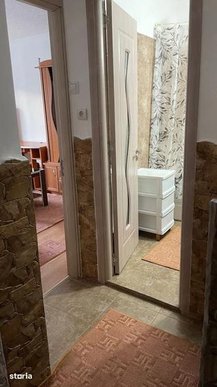 Garsonieră decomandată în Tei