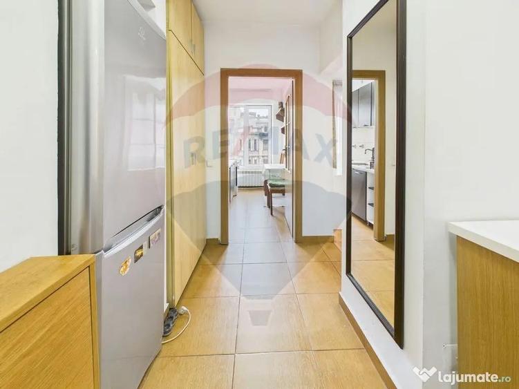 Apartament cu 2 camere semidecomandat, mobilat în P-ța Romană
