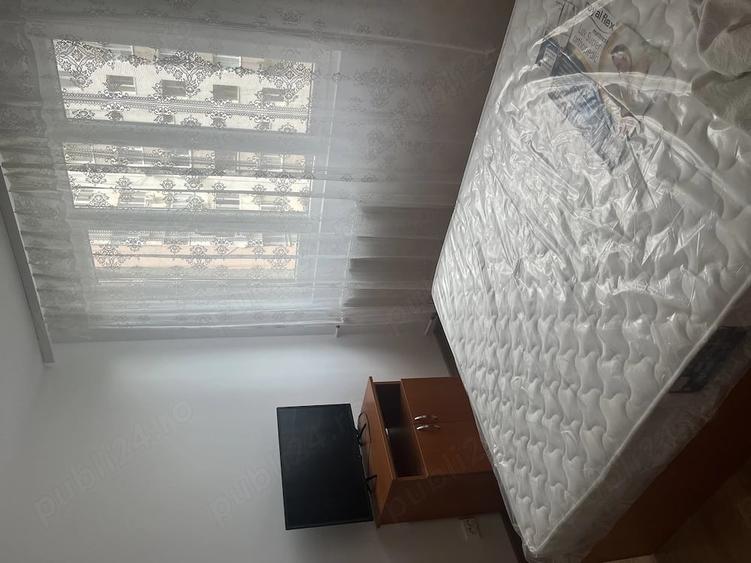 Apartament cu 3 camere semidecomandat în Drumul Taberei