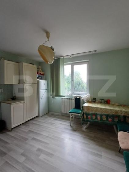 Casă individuală cu 5 camere cu Canalizare în Sud-Est