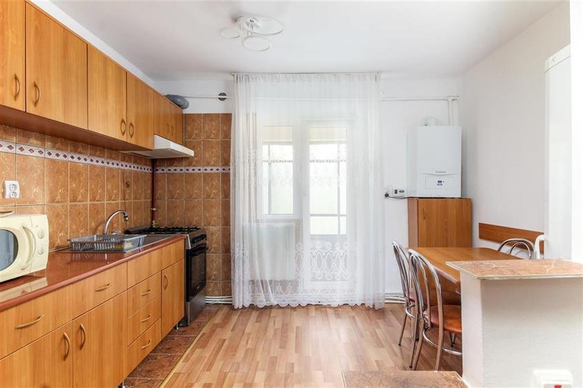 Apartament cu 2 camere decomandat, mobilat în Zorilor