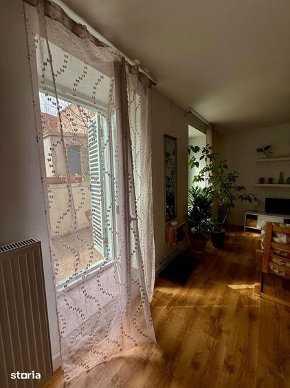 Casă cu 7 camere cu Teren 50 Mp în Central