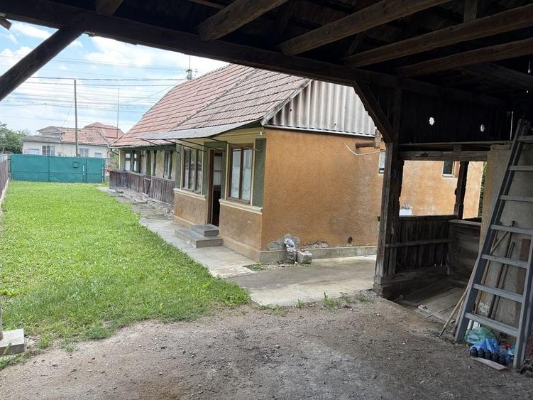Casă cu 4 camere în Mihai Viteazu