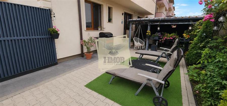 Apartament cu 3 camere decomandat, mobilat în Exterior Vest