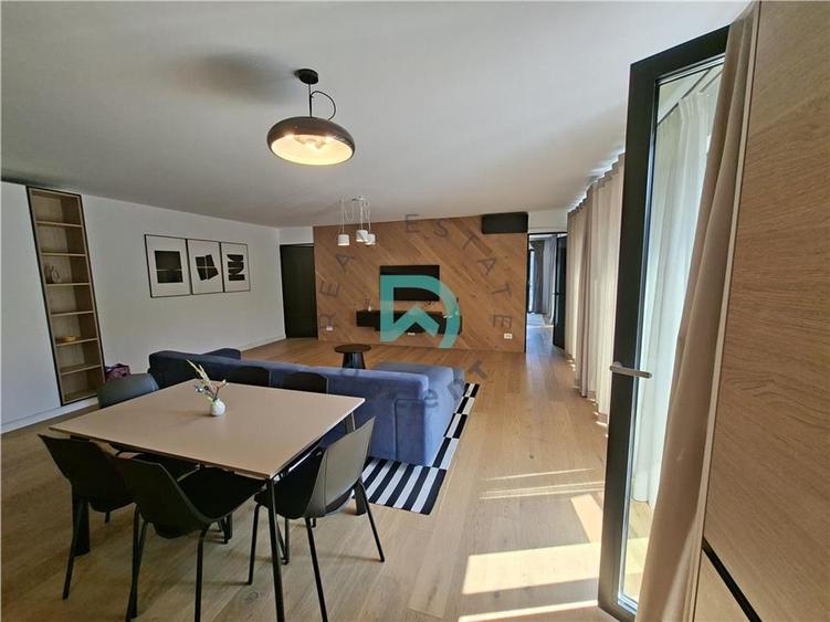 Apartament cu 3 camere decomandat în Drumul Poienii