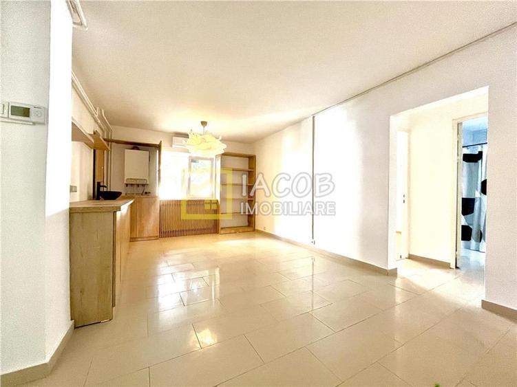 Apartament cu 3 camere decomandat, mobilat în 9 Mai