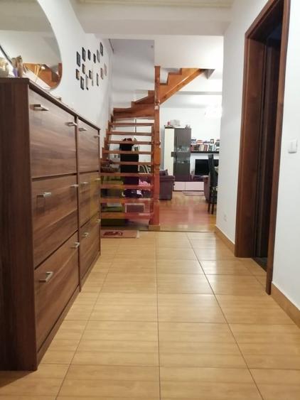 Apartament cu 3 camere semidecomandat în Bragadiru