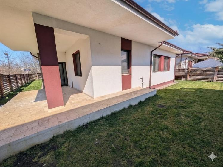 Casă individuală cu 4 camere cu Teren 300 Mp în Corbeanca