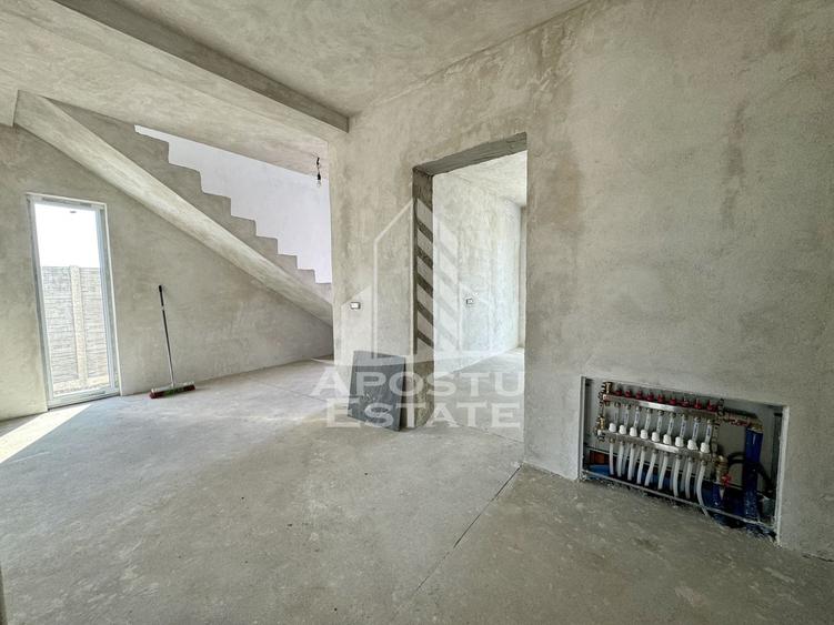 Duplex cu 4 camere cu Canalizare în Giroc
