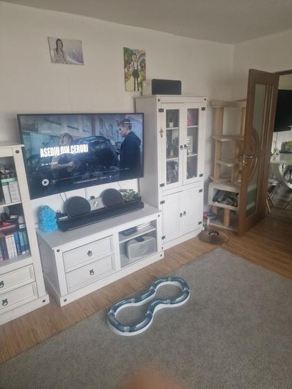 Apartament cu 3 camere semidecomandat în Central
