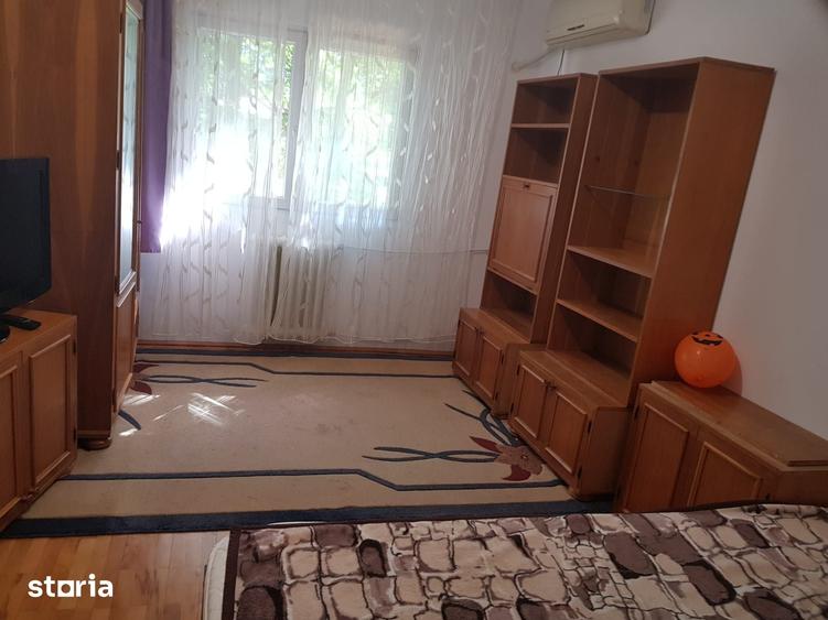 Garsonieră decomandată în Tei